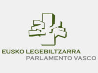 REPRESENTANTES DE LA PLANTILLA DE TRABAJADORES TÉCNICOS DE RAYOS DE LA OSI DONOSTIALDEA SE REÚNEN EN EL PARLAMENTO VASCO